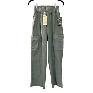 NWT Love Trends pull on straight leg cargo pants